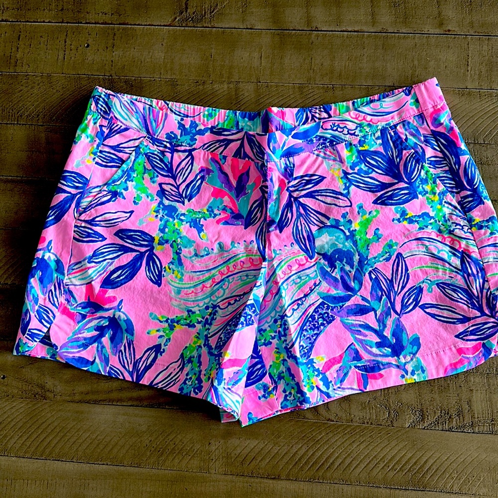 Lilly Pulitzer - NWT - Ocean View Shorts- Medium